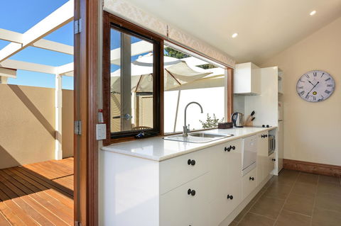 Trafalgar Premium Vintage Suites - VIC Tourism 12