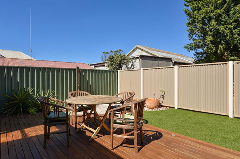 Trafalgar Premium Vintage Suites - VIC Tourism 11