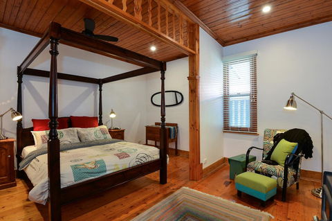 Trafalgar Premium Vintage Suites - VIC Tourism 10