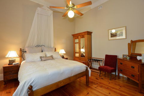 Trafalgar Premium Vintage Suites - VIC Tourism 17