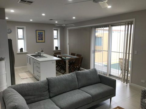 Elandra Holiday Home - VIC Tourism 5