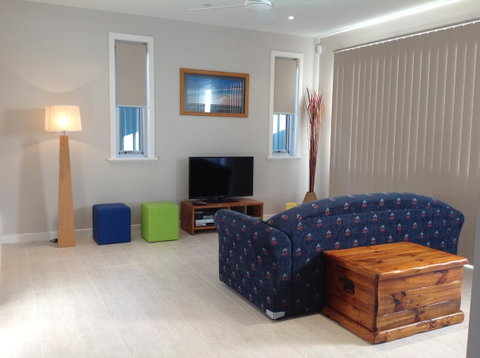 Elandra Holiday Home - VIC Tourism 9