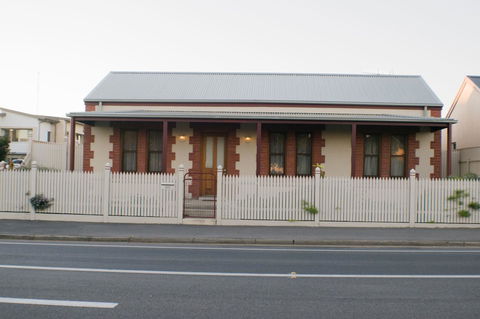 Longreach At Port Elliot - VIC Tourism 1