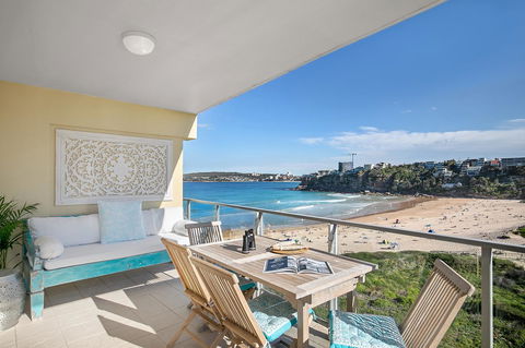 Beachfront Bliss - VIC Tourism 0