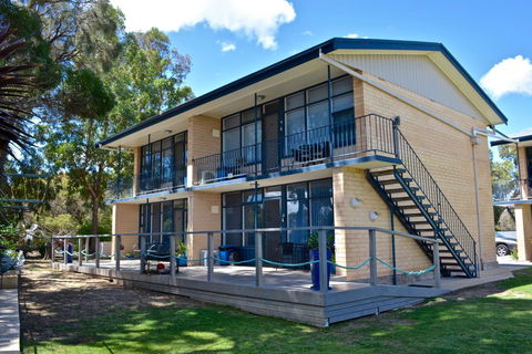 Longbeach Apartments - VIC Tourism 0