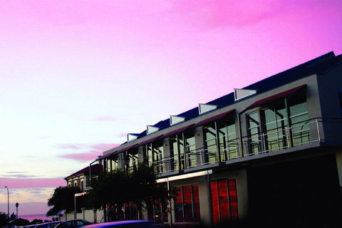 Semaphore Blue Apartments - VIC Tourism 10