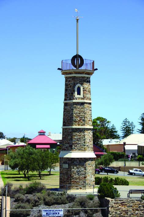 Semaphore Blue Apartments - VIC Tourism 5