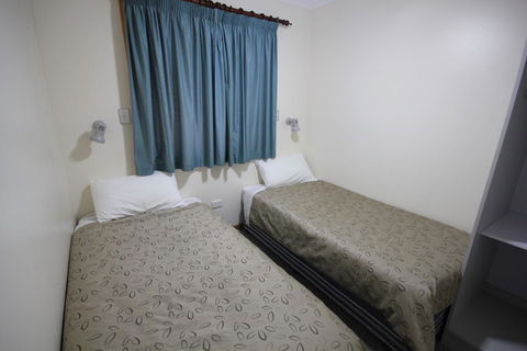 Port Vincent Motel & Apartments - VIC Tourism 19