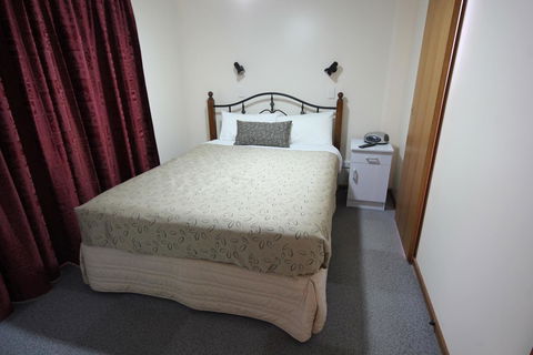 Port Vincent Motel & Apartments - VIC Tourism 13