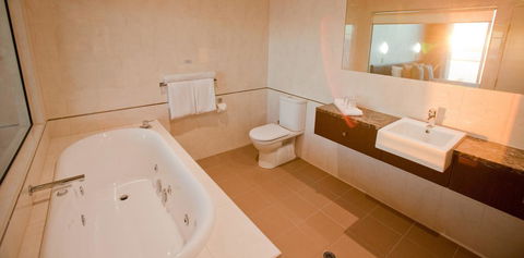 Port Lincoln Hotel - VIC Tourism 7