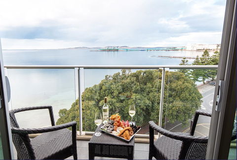 Port Lincoln Hotel - VIC Tourism 13