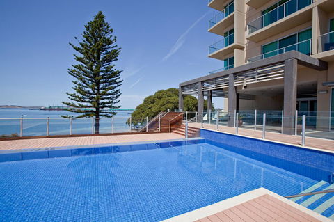 Port Lincoln Hotel - VIC Tourism 0