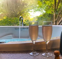 Adelaide Hills Retreats - VIC Tourism