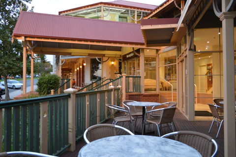 Loxton Community Hotel Motel - VIC Tourism 1