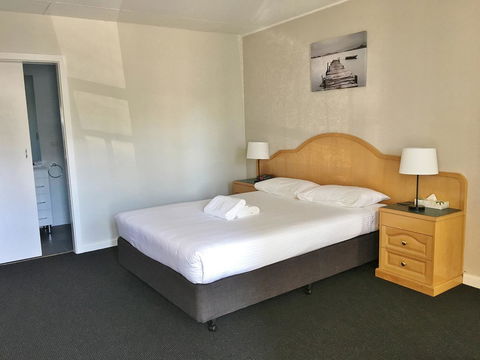 Hilton Beachfront Motel - VIC Tourism 31