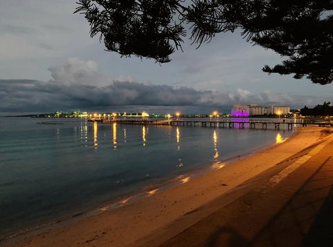 Hilton Beachfront Motel - VIC Tourism 10