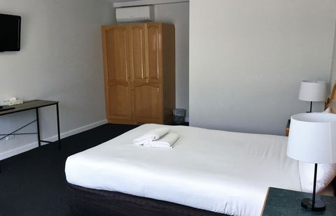 Hilton Beachfront Motel - VIC Tourism 26