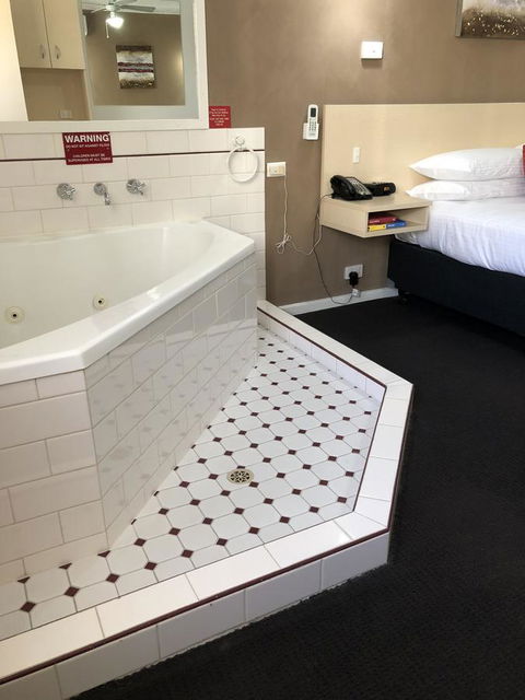 Adelaide Airport Motel - VIC Tourism 19