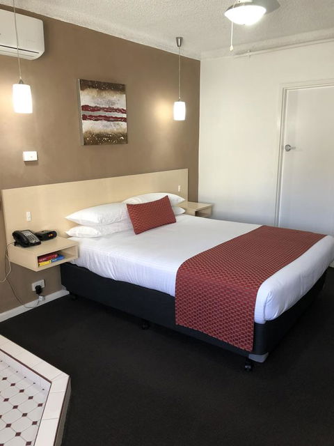 Adelaide Airport Motel - VIC Tourism 18