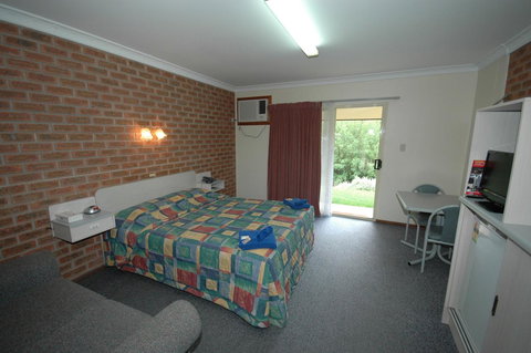 Burra Motor Inn - VIC Tourism 39