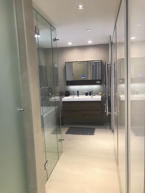 Penthouse On The Promenade - VIC Tourism 8