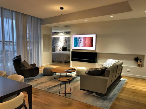 Penthouse On The Promenade - VIC Tourism 4