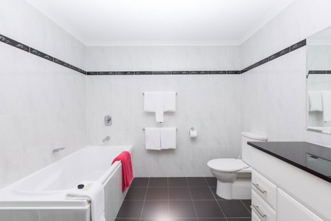 Ramada Resort By Wyndham Shoal Bay - VIC Tourism 33