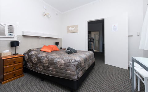 Blue Lake Motel - VIC Tourism 10