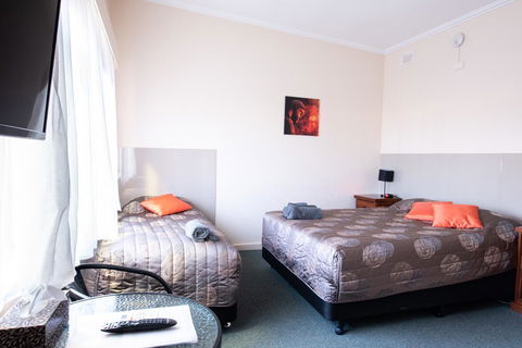 Blue Lake Motel - VIC Tourism 16