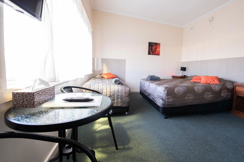 Blue Lake Motel - VIC Tourism 15