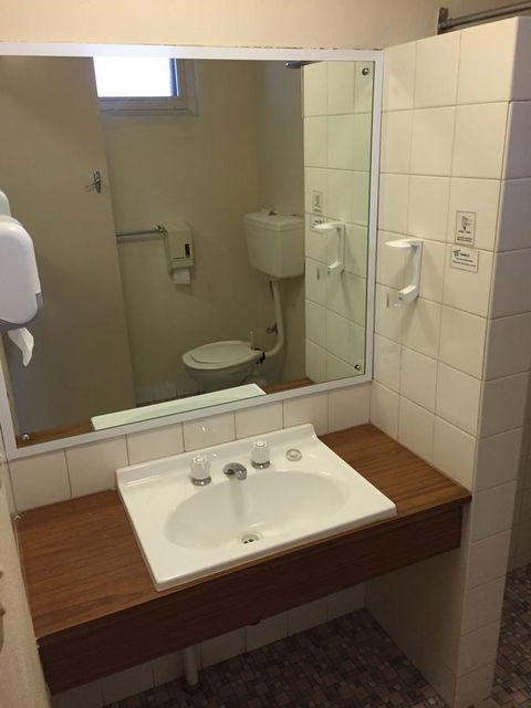 Blue Lake Motel - VIC Tourism 28