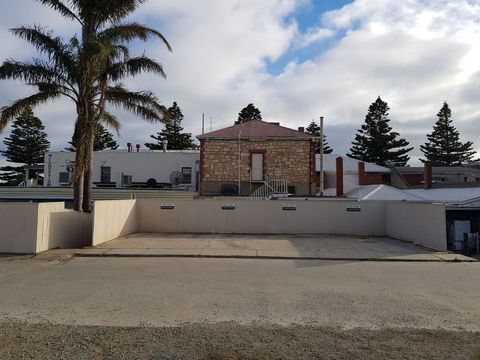 Pier Hotel Port Lincoln - VIC Tourism 31