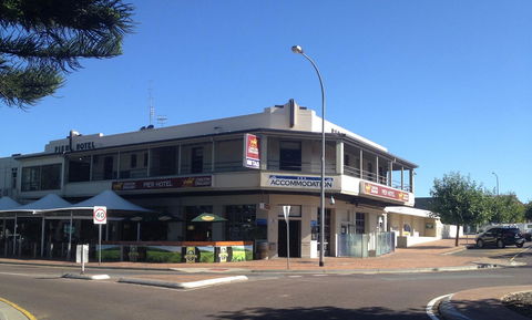 Pier Hotel Port Lincoln - VIC Tourism 0