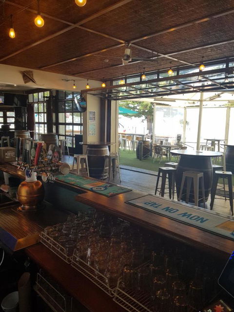 Pier Hotel Port Lincoln - VIC Tourism 3