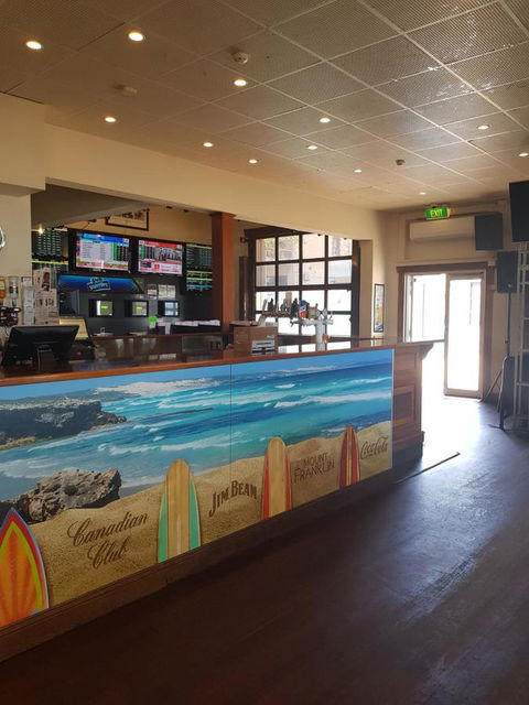 Pier Hotel Port Lincoln - VIC Tourism 2