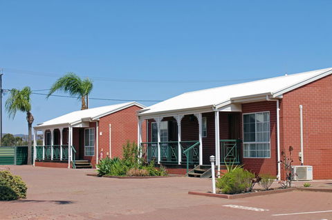 Breakfree Port Pirie - VIC Tourism 13