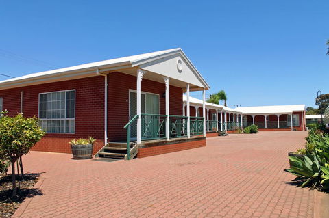 Breakfree Port Pirie - VIC Tourism 6