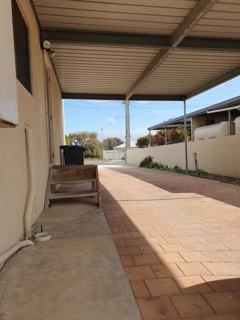 Super Central Location - VIC Tourism 10