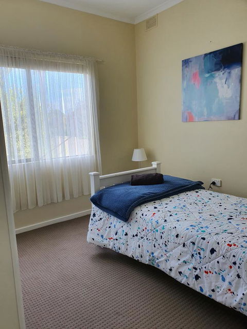 Super Central Location - VIC Tourism 9