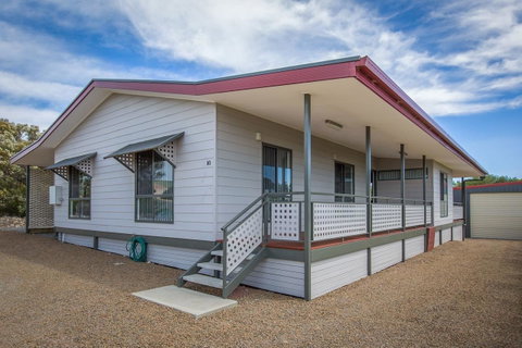 Desert Pea - VIC Tourism 0