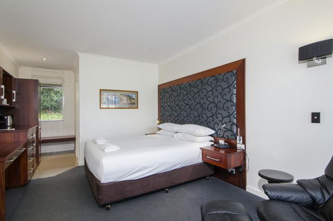 The Commodore - VIC Tourism 39