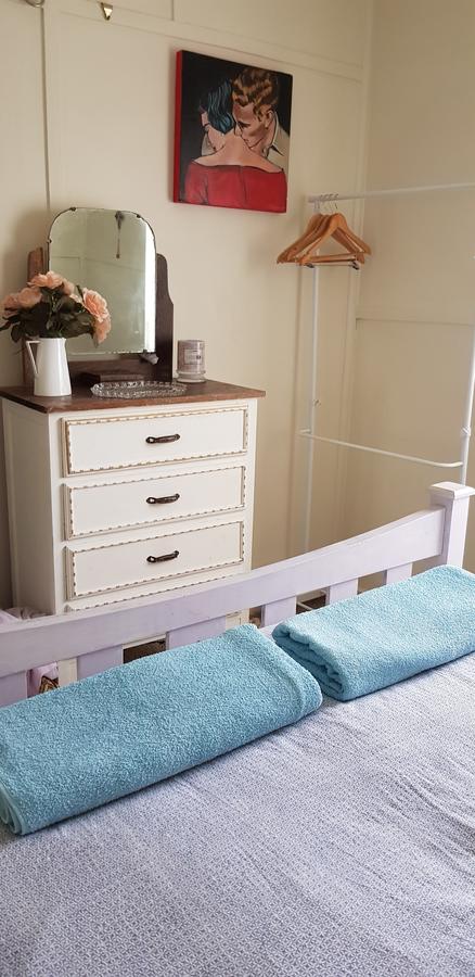 Sinclair Cottage - VIC Tourism 14