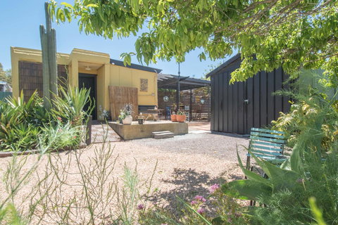 Sinclair Cottage - VIC Tourism 30