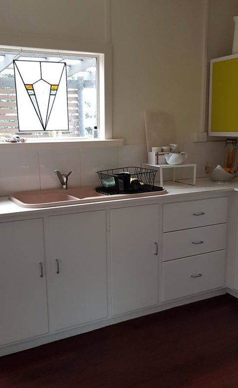 Sinclair Cottage - VIC Tourism 7