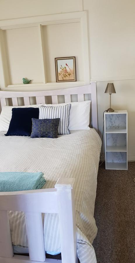 Sinclair Cottage - VIC Tourism 4