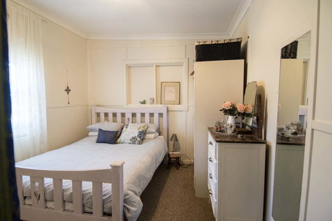 Sinclair Cottage - VIC Tourism 20