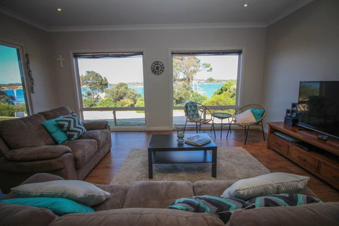 Waterfront On Osprey - VIC Tourism 5