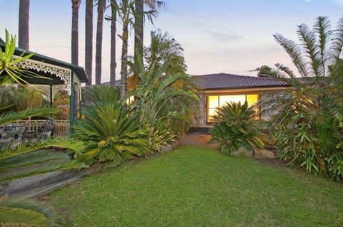 The Palms - VIC Tourism 24