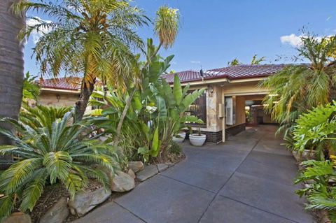 The Palms - VIC Tourism 7