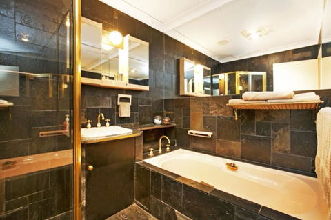 The Palms - VIC Tourism 20